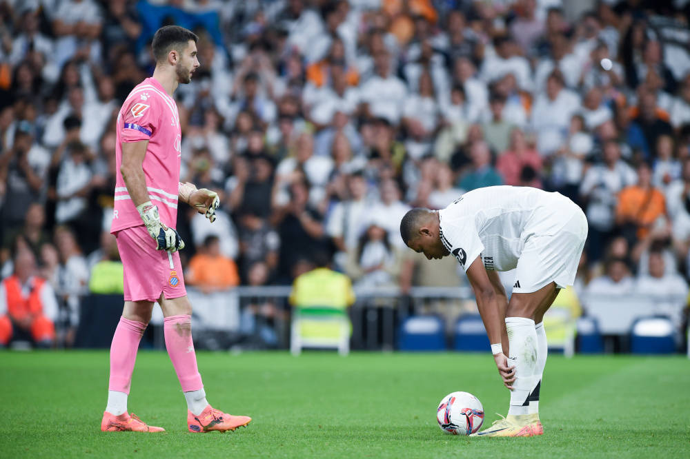 姆巴佩的现世报：两年前为钱摆皇马一道，如今踢球踢出精神问题