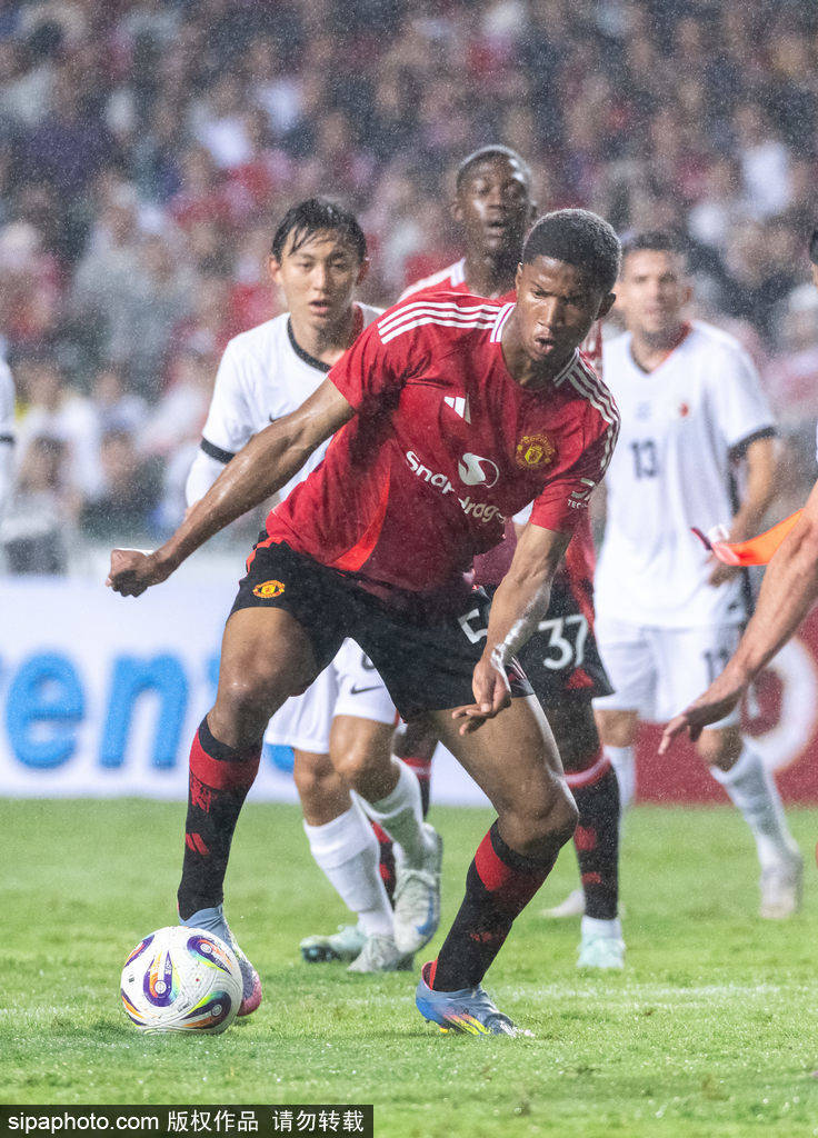 6000万英镑！曼联新援或缺席6场关键战，非洲杯成最大变数