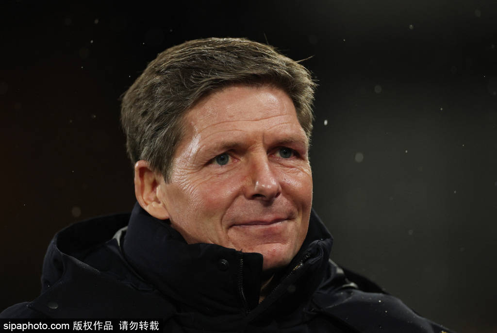 水晶宫主帅奥利弗-格拉斯纳直言三大短板：我就是不够好——从温布利荣光到塞尔赫斯特的危局
